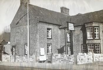 The Old White Horse about 1960 [PL/PH/2/32]